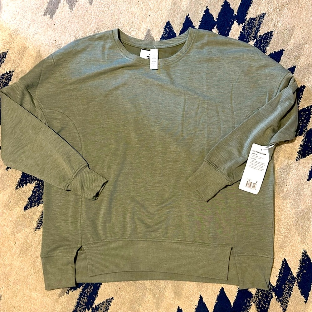 M Pullover Yoga